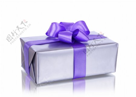 紫色花朵礼盒图片