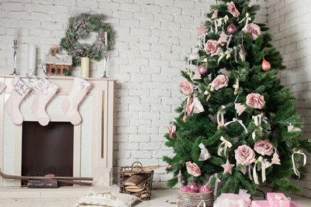 室内圣诞树装饰图片