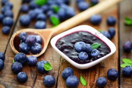 蓝莓和蓝莓果酱图片