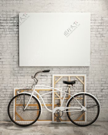 自行车与空白壁画