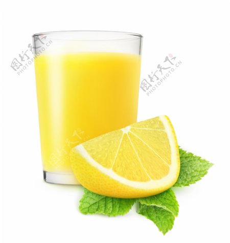 杯子内的柠檬汁图片