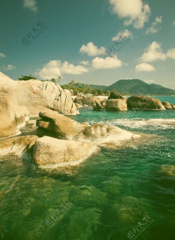 大海与岩石