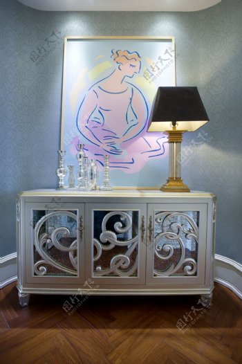 欧式室内柜子台灯背景墙设计图