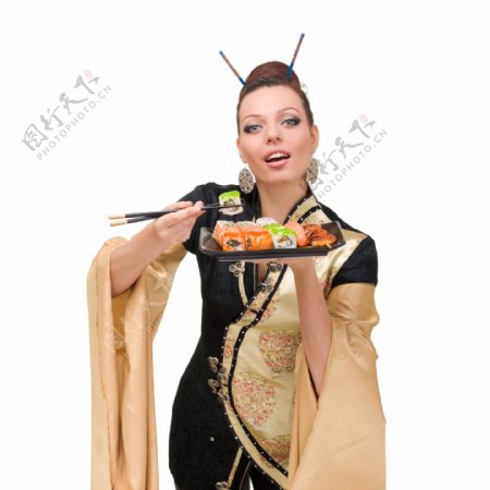 吃寿司的女孩图片