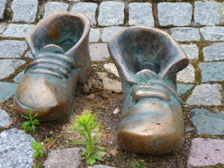青铜制儿童鞋靴