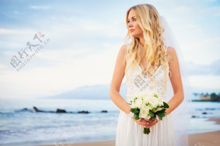 大海沙滩新娘图片