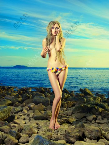 海滩上的性感女人图片
