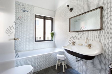 现代简约卫生间浴缸洗手台设计图