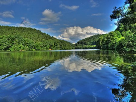 湖泊风景图片