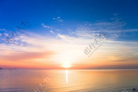 海上夕阳美景图片