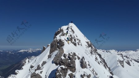 美丽的雪山山峰图片