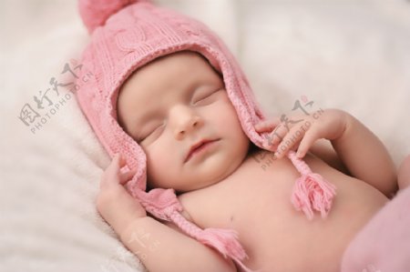 新生儿睡觉图片