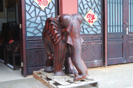 大型红木大象雕塑图片