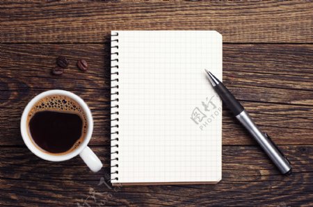 笔记本和咖啡图片