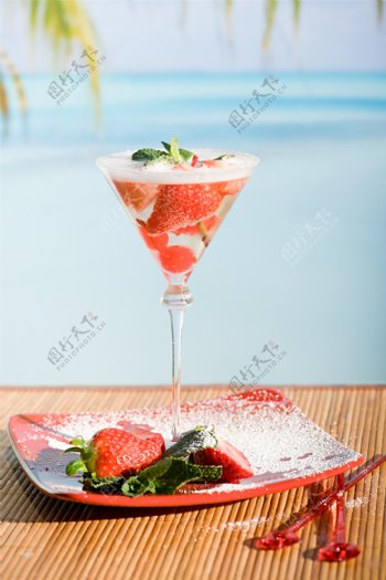 草莓鸡尾酒摄影