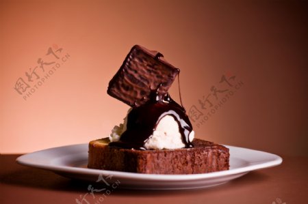 巧克力方块蛋糕图片