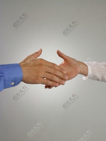 握手时的双手图片