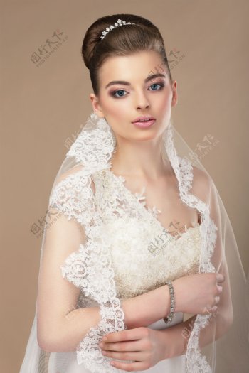 时尚美丽的新娘图片
