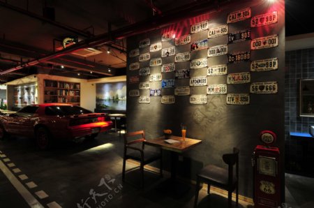 王成峰设计曼塔西汽车主题咖啡厅
