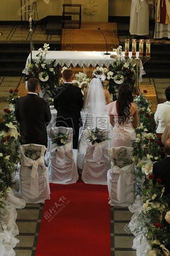 教堂举行的婚礼