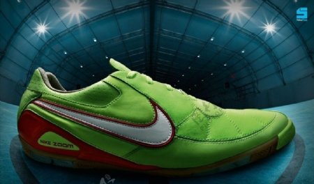 Nike绿色经典运动鞋