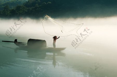 湖南雾漫小东江图片