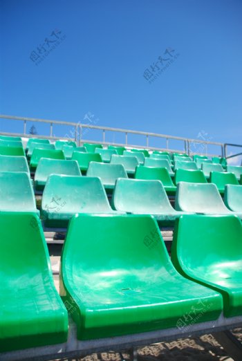 体育场看台上的绿色