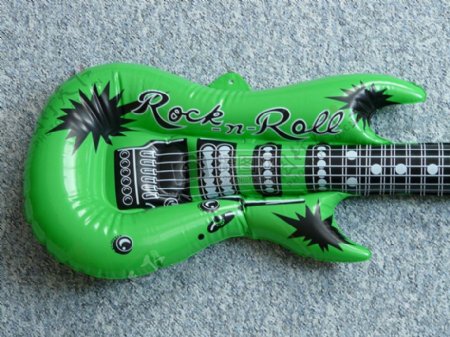 绿色的充气吉他