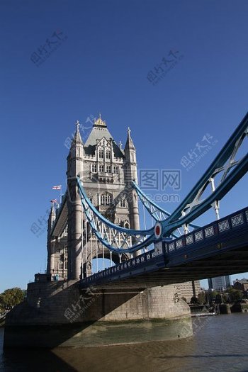 伦敦桥夏天观光旅游旅行假期城市镇游客旅行者