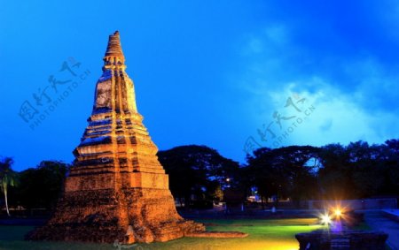 泰国寺庙宝塔摄影图
