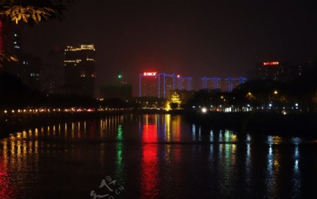 府河夜景