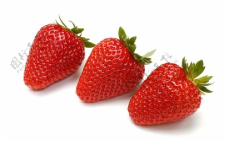 三个诱人草莓