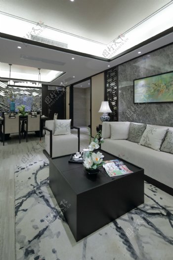 中西结合风格白色沙发客厅室内装修效果图