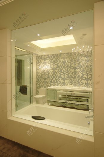 欧式室内效果图浴缸大镜子