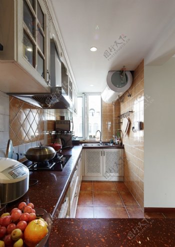 简约风室内设计厨房热水器效果图