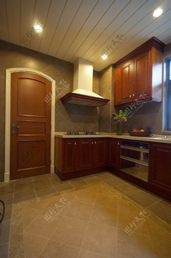 简约风室内设计厨房黄色调家具效果图