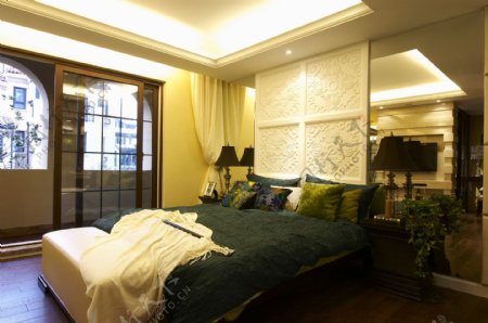 现代质感卧室墨绿色床品室内装修效果图