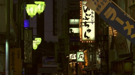 发光标志在东京小巷
