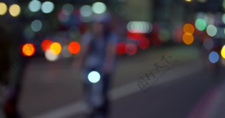 伦敦的夜间交通灯