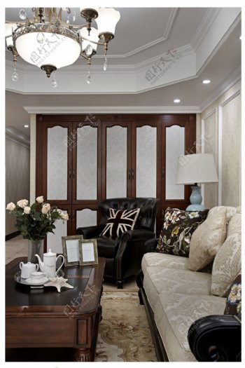 中式客厅木制茶几室内装修效果图