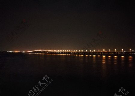 长桥夜景
