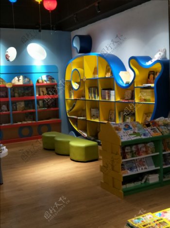儿童书店鲸鱼书柜