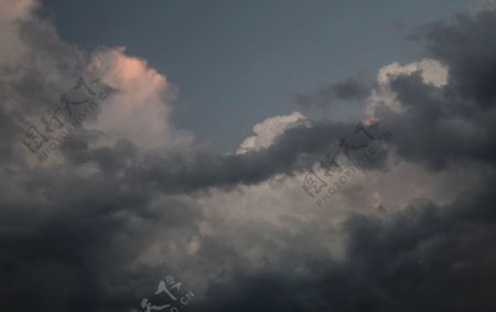 暴风雨天空