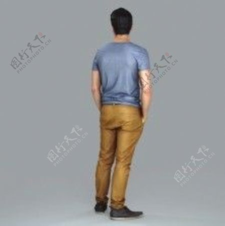蓝色t恤男性背影模型素材