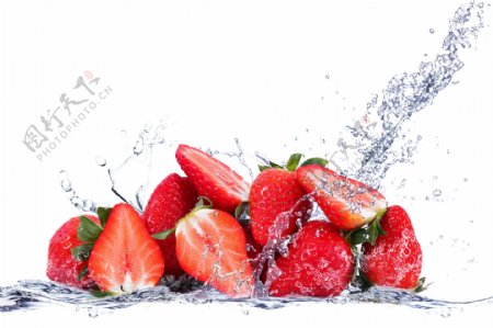 草莓上的水滴