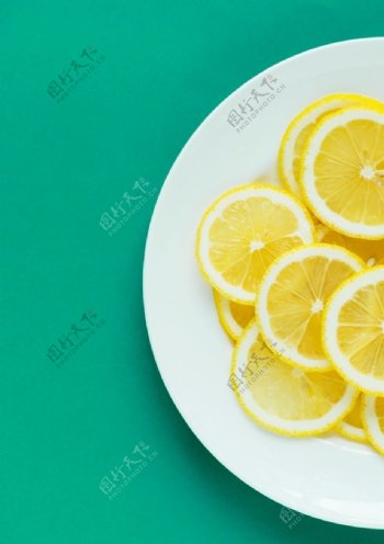 半盘柠檬
