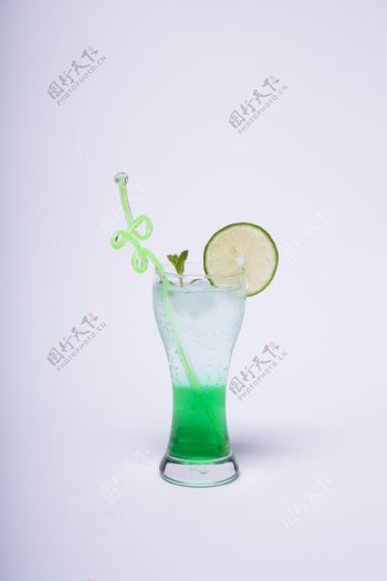 夏日清凉绿色气泡饮料3