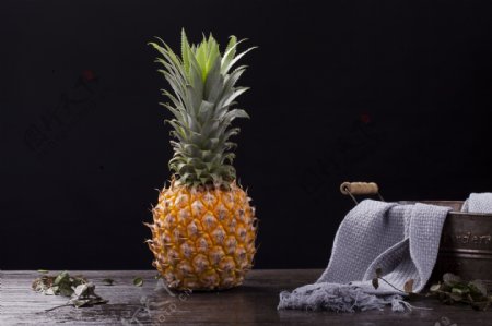 实物图新鲜水果菠萝摄影图3