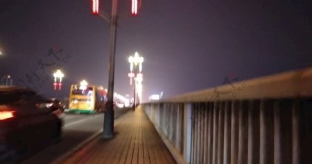 大桥路灯夜景