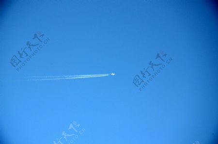飞机起飞天空蓝天